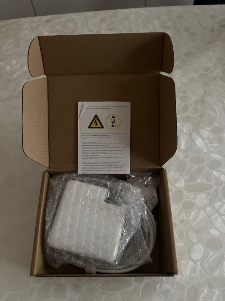 13 inch MACBOOK PRO DUAL CORE 8gb i5 126GB SSD FAST APPLE LAPTOP