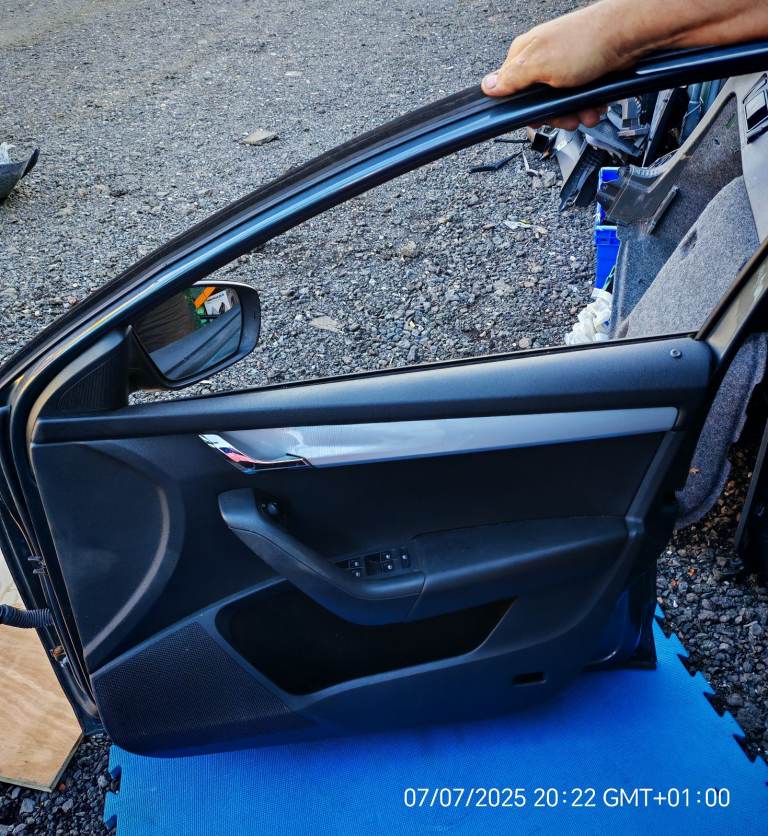 Skoda octavia 2014 doors 