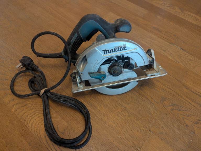 Makita HS6601 Circular Saw Corded