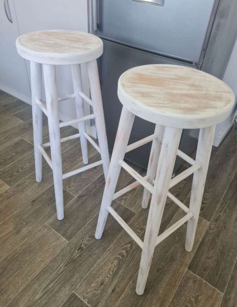 2 x solid beech wood farmhouse style white bar stools 