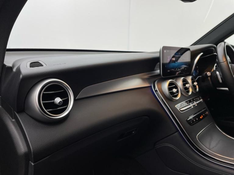 2020 Mercedes-Benz GLC 2.0 GLC300d AMG Line (Premium) SUV 5dr Diesel G-Tronic+ 4MATIC Euro 6 (s/s...