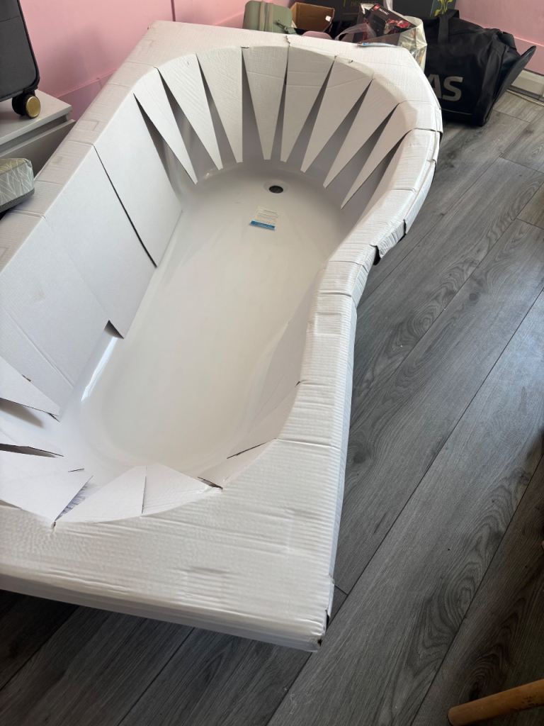 P Shaped bath, bath panel and shower screen