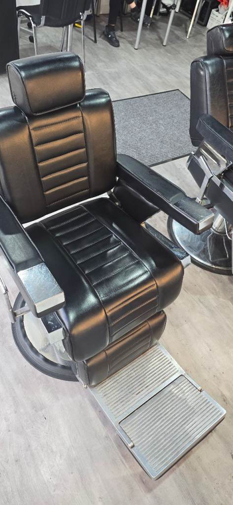 Dir Emperor Barber Chair