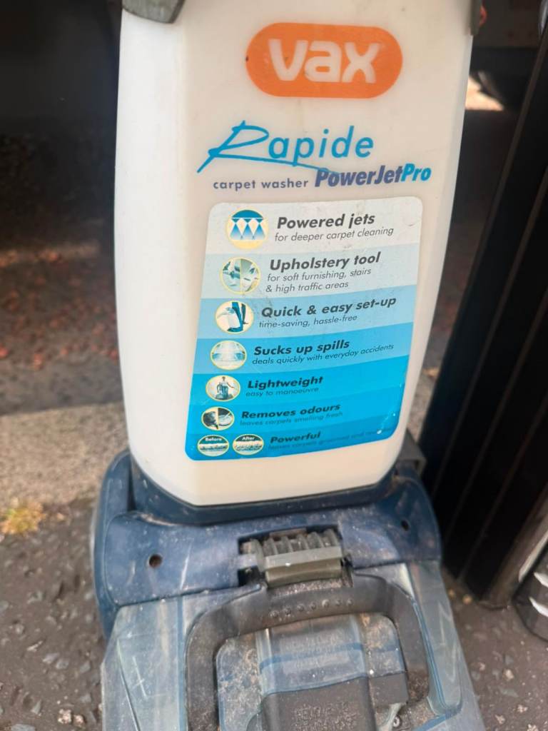 Vax Carpet Cleaner - Blue & Grey Upright Model. Online price £120 R price £49