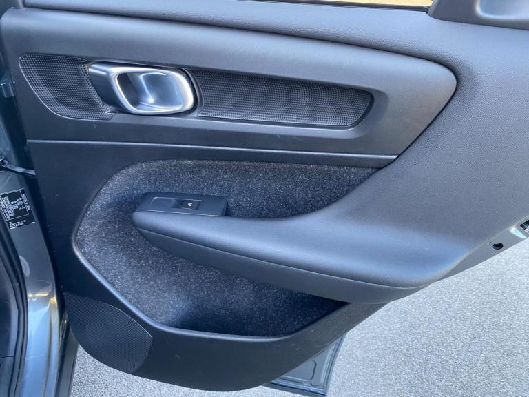 2018 Volvo XC40 2.0 D4 R-Design Pro Auto AWD Euro 6 (s/s) 5dr ESTATE Diesel Automatic