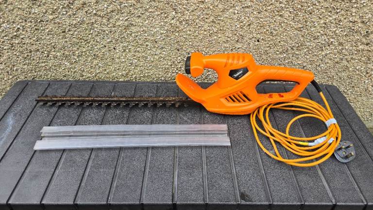 VonHaus, Corded Electric Hedge Trimmer 