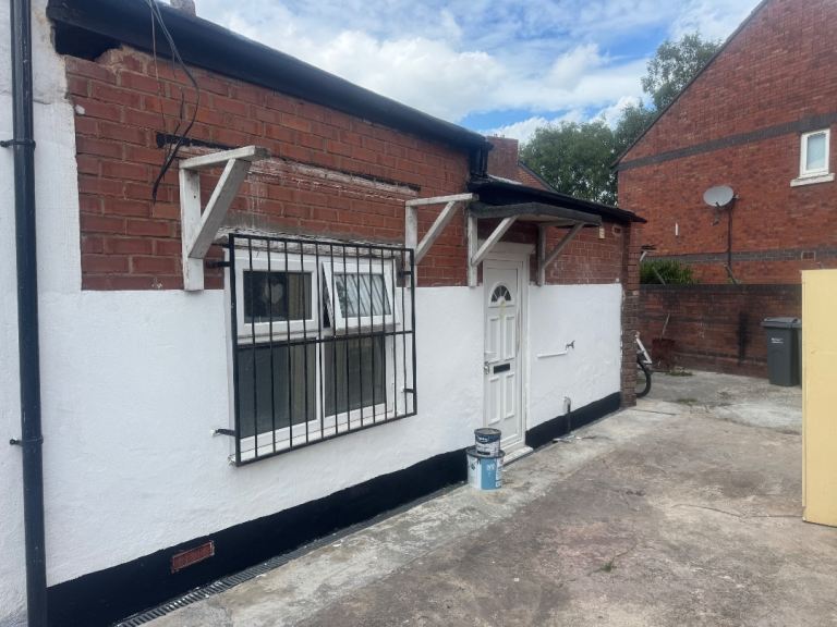 Flat to let