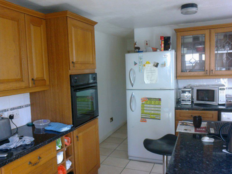 1 big bedroom to rent in North Greenwich next to IKEA. Microwave  Cooking Only!