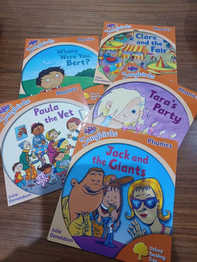Oxford Reading Tree Stage 6 Songbirds Phonics, in nearly new condition