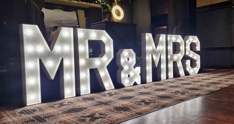 MR & MRS LED letters 