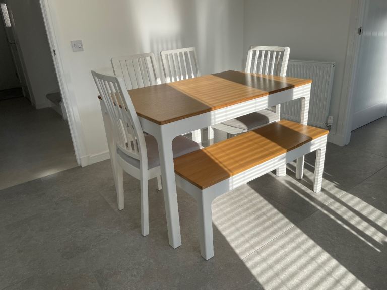Extendable Dining Table set with bench 