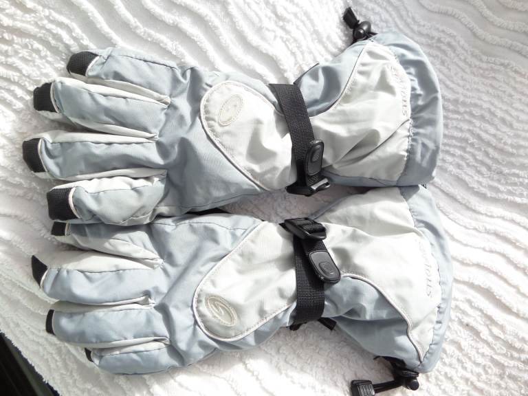 Serious Ski/Snowboarding Gloves Size Large