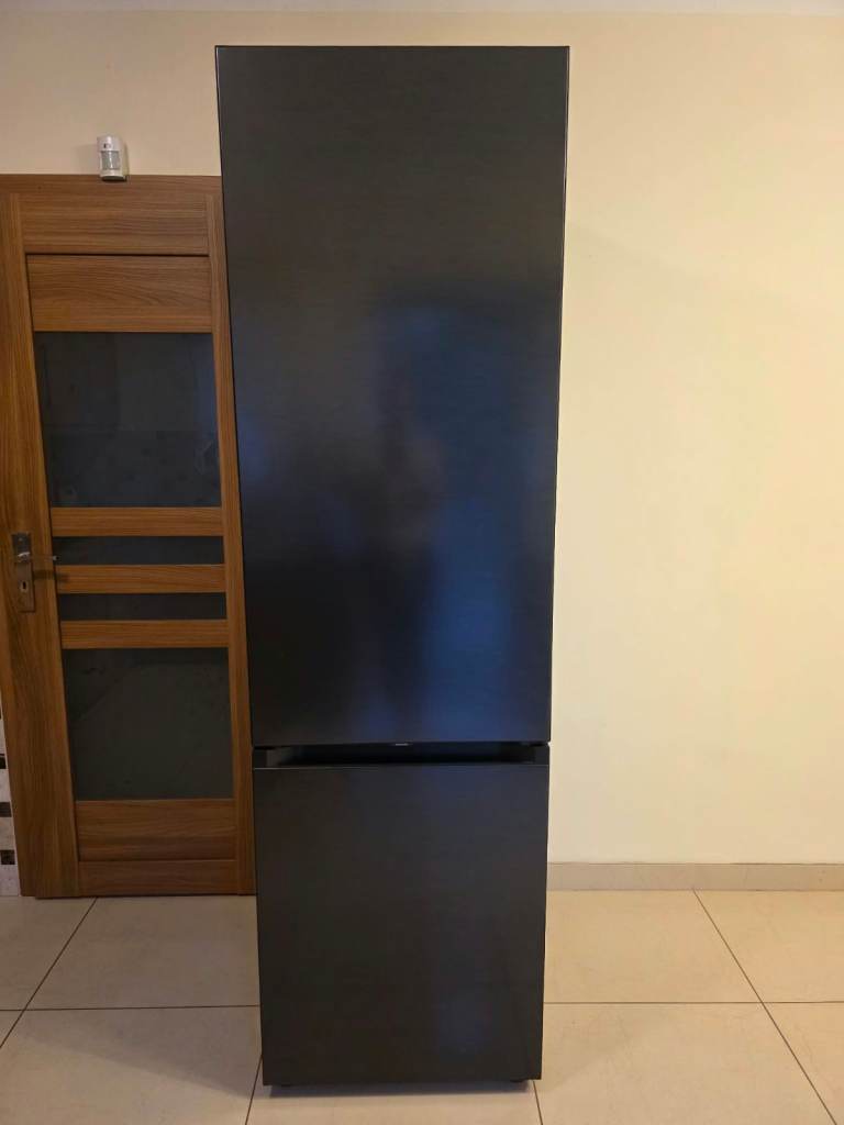 Tall 1900mm Black Fridge Freezer – As Good As New