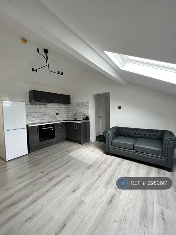 1 bedroom in Lees Road, Oldham, OL4 (#2982197)
