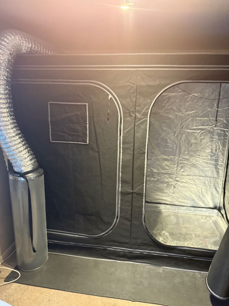 Grow tent and equipment 