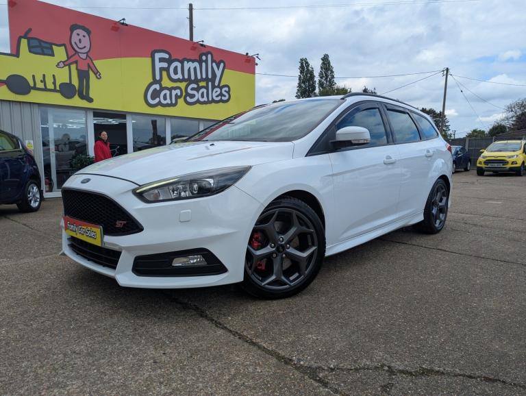 FORD FOCUS 2.0 ST-3 TURBO LOVELY CONDITION HIGH SPEC RARE ESTATE CAR NEW SERVICE