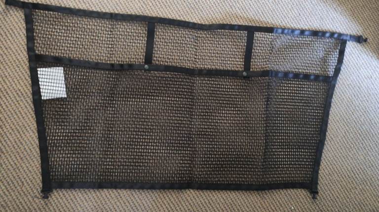FREE FOR COLLECTION. LUGGAGE/ CARGO NET (DOG SCREEN?) LARGE SIZE 50 INCHES