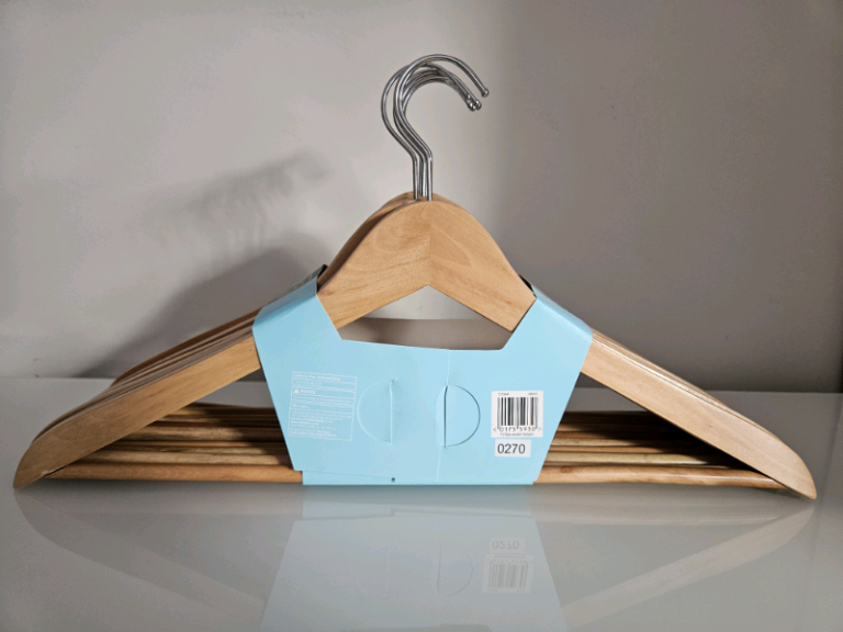 TU Sainsbury's wooden hangers 10 pack