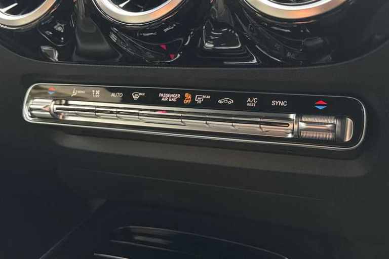 2021 Mercedes-Benz GLA GLA 200d Sport Executive 5dr Auto HATCHBACK DIESEL Automatic