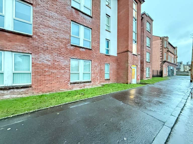 Flat 1/1, 8 Dean Court, Clydebank, G81 1RX