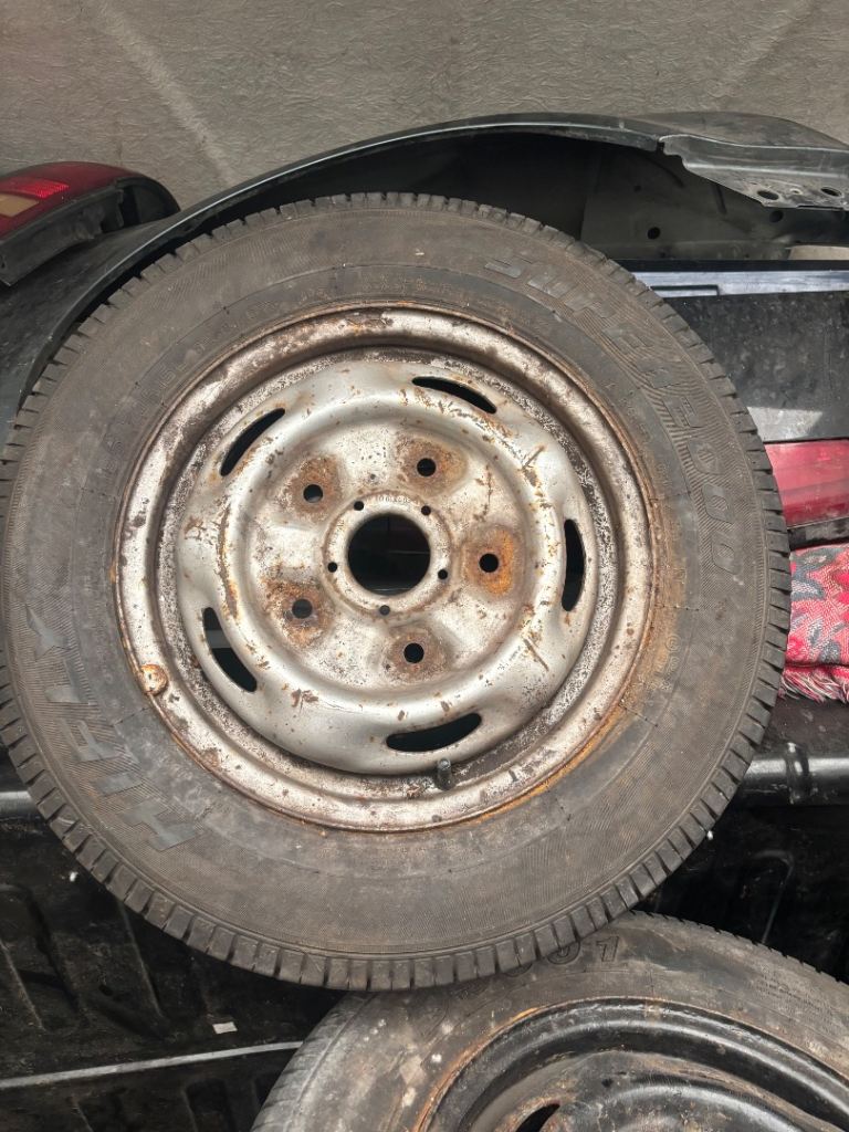 Vauxhall vivaro 2006-2013 wheel and tire
