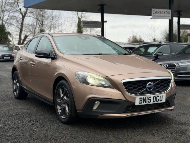 2015 Volvo V40 Cross Country 1.6 D2 Lux Nav Hatchback 5dr Diesel Powershift Euro 5 (s/s) (115 ps)...
