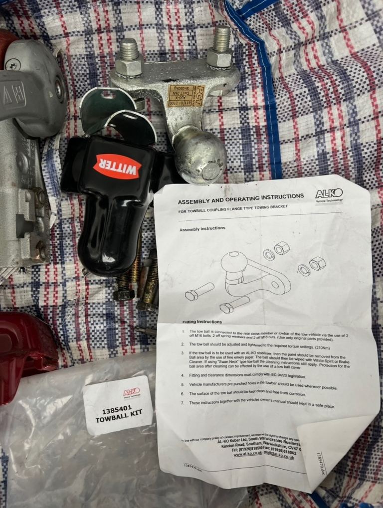 Caravan hitchlock and towbar