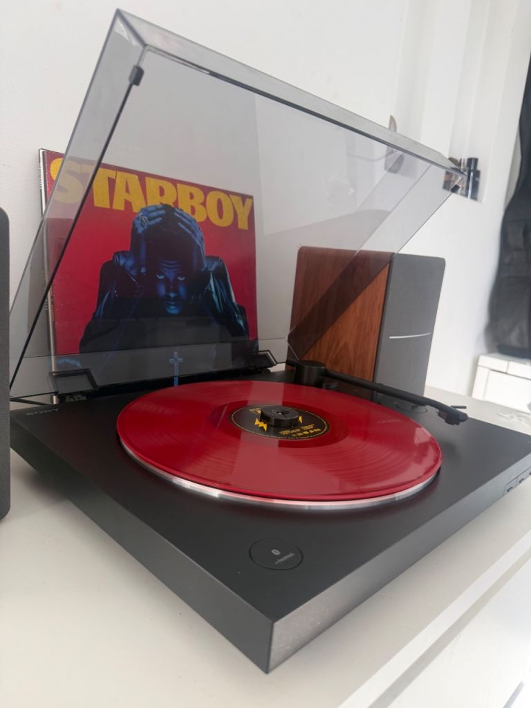 Sony PS-LX310BT Bluetooth Turntable + Vinyl Bundle (Sade & Weeknd) (Bundle £120) (Player only £85)