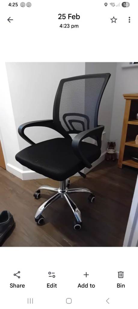 Office chair almost new condition 