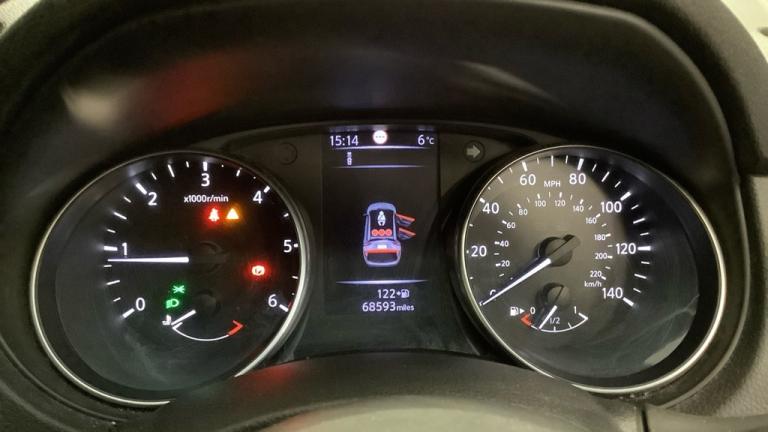 2018 Nissan Qashqai 1.5 dCi N-Connecta 5dr ++ PANROOF / NAV / CAMERA / ULEZ / 7 SERVICES ++ HATCH...