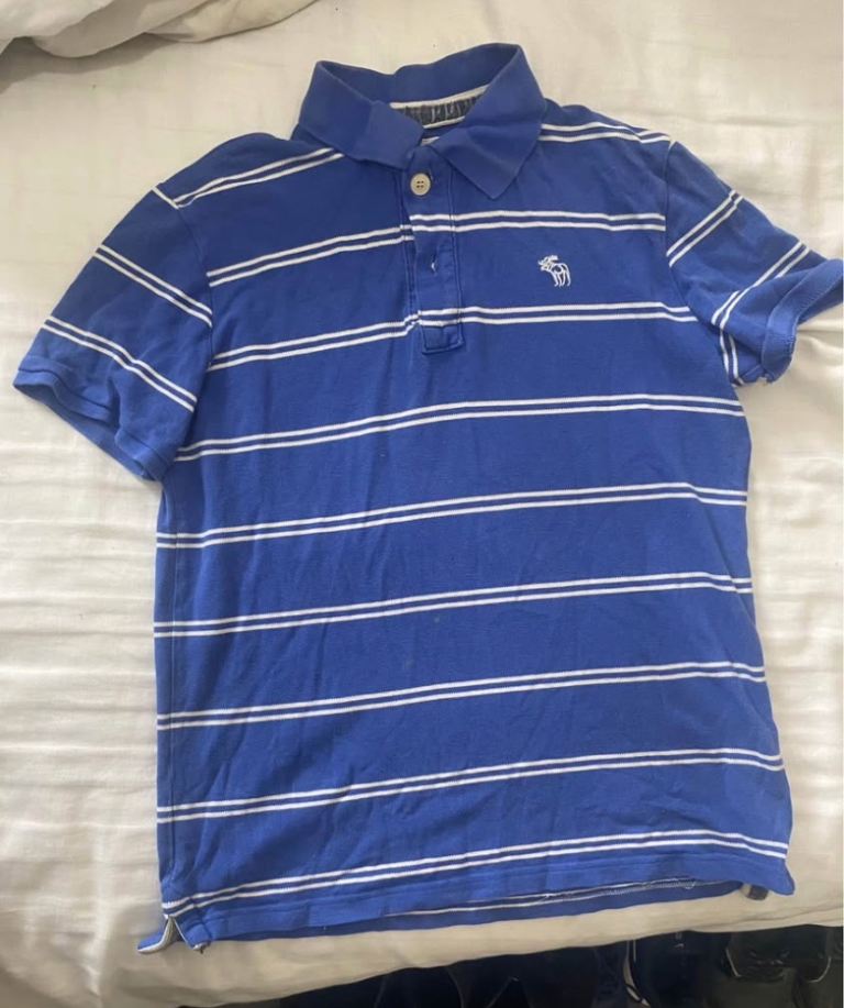 Assorted items of clothing 