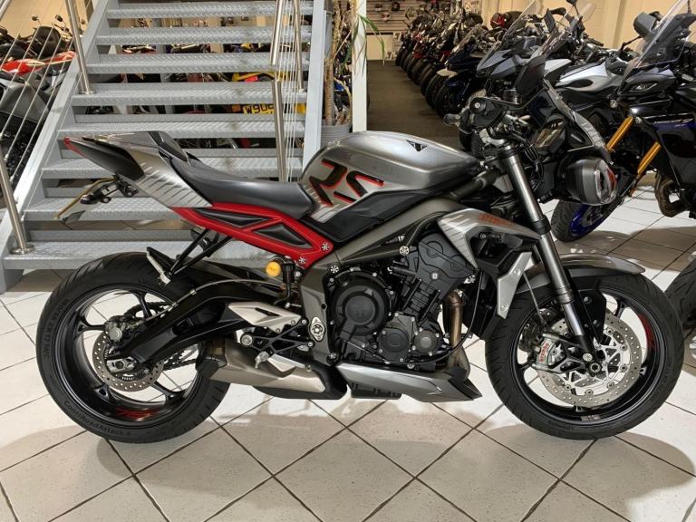 Triumph Street Triple 765 RS 2022