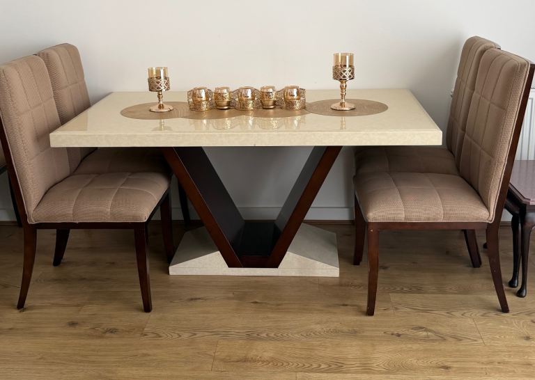 Modern Dining Table with 6 Chairs – Good Condition