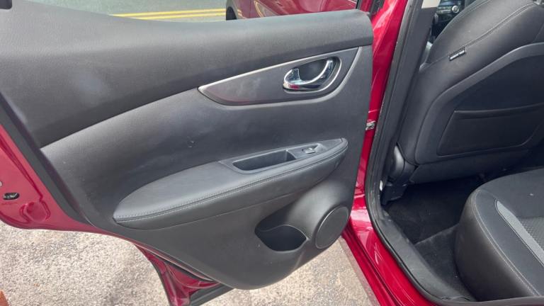 Nissan qashqai N1.5 dCi 115 N-Connecta 5dr 2 owners full Nissan history stunning