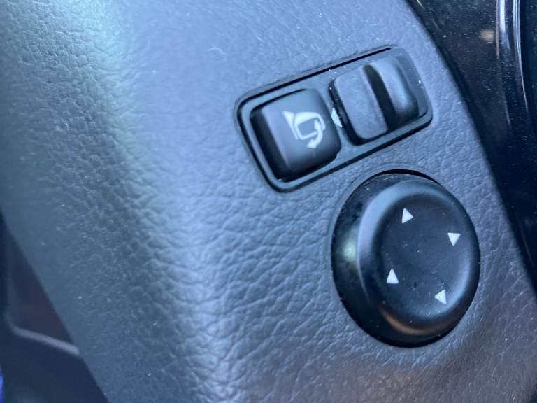 2017 Nissan Qashqai 1.5 dCi N-Connecta 5dr SUV DIESEL Manual