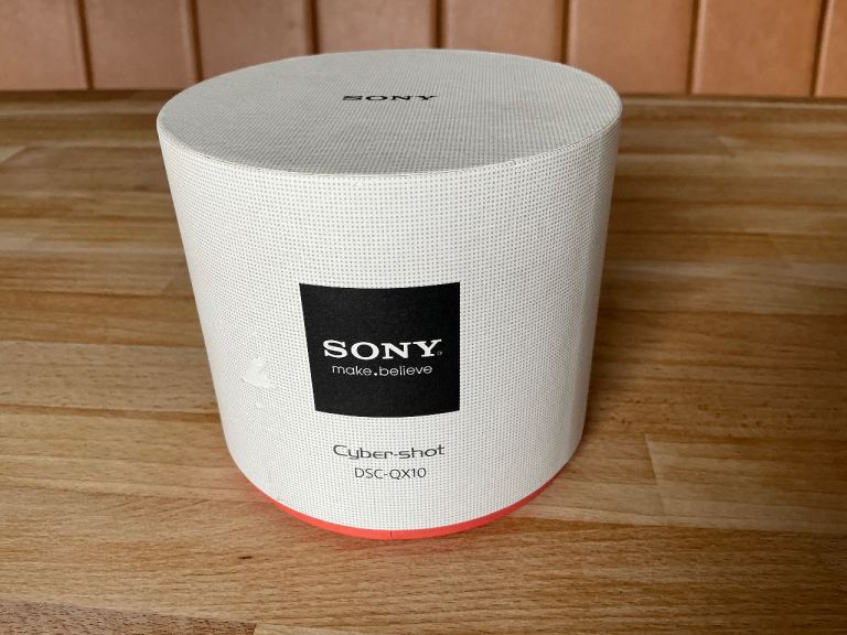 Sony Cybershot DSC-QX10 Digital Camera Lens for Smartphone 18.2Mp 10x zoom Black