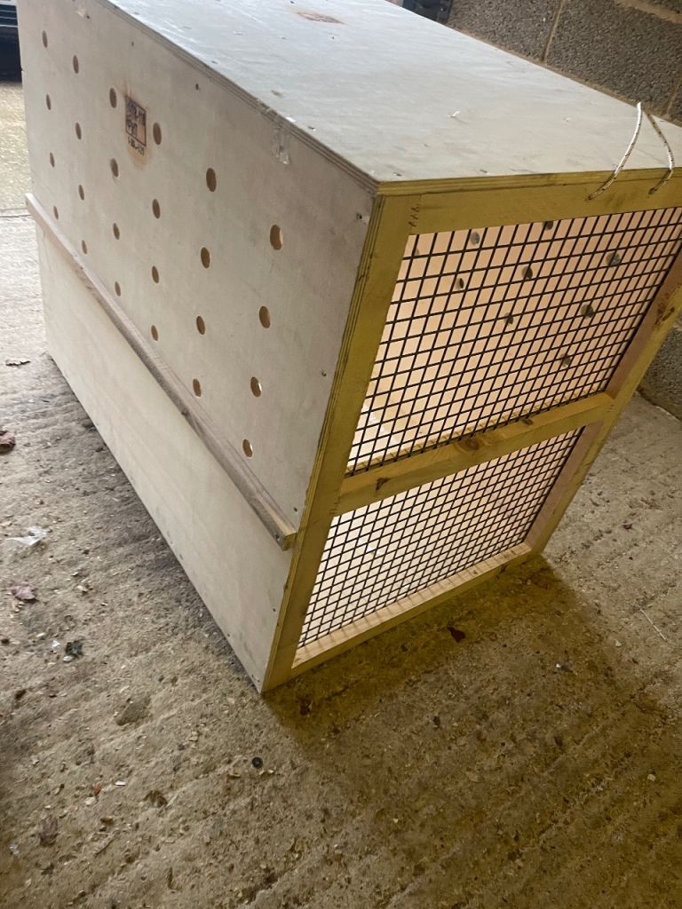 Wooden Pet Travel Crate – Sturdy & Secure (104x82x69) cm