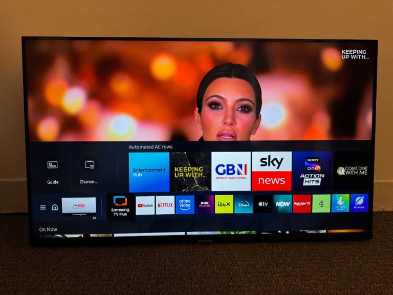 Samsung 43-inch AU7020 4K Smart TV with Remote