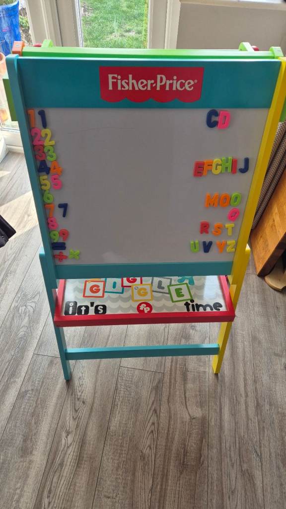 Fisher-Price Double Sidel Easel and Accessories