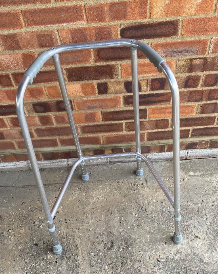 ZIMMER WALKING FRAME