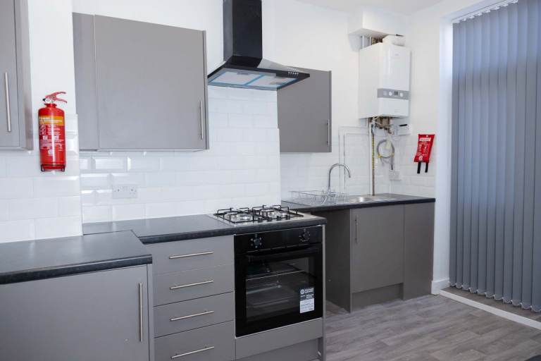 **EN-SUITE house share - BILLS & WI-FI INCLUDED!**