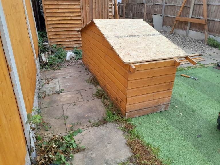 Large quality dog kennel