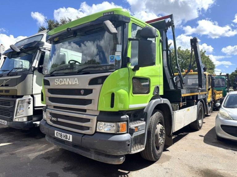 2018 SCANIA P250 SKIP LOADER