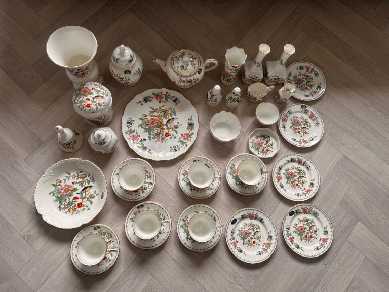 Large selection of Aynsley Pembroke fine bone china 