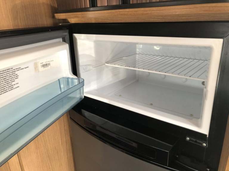 2016 AUTO-TRAIL COMANCHE FRONTIER 4 BERTH MOTORHOME