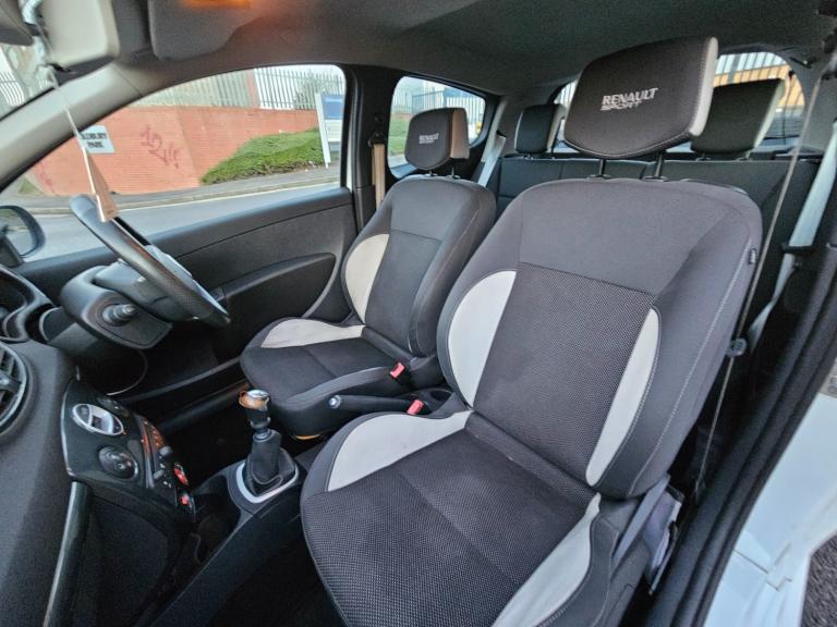 2010 Renault Clio 2.0 16V RenaultSport 200 3dr HATCHBACK Petrol Manual