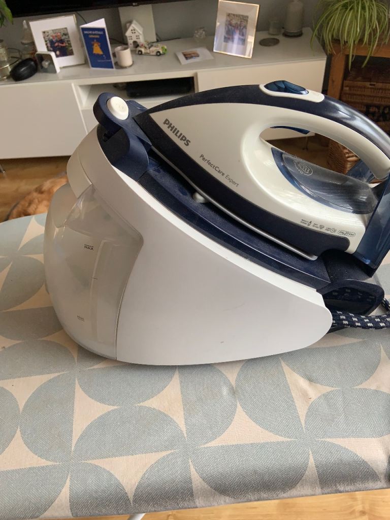 PENDING COLLECTION Philips Perfect Care Iron 