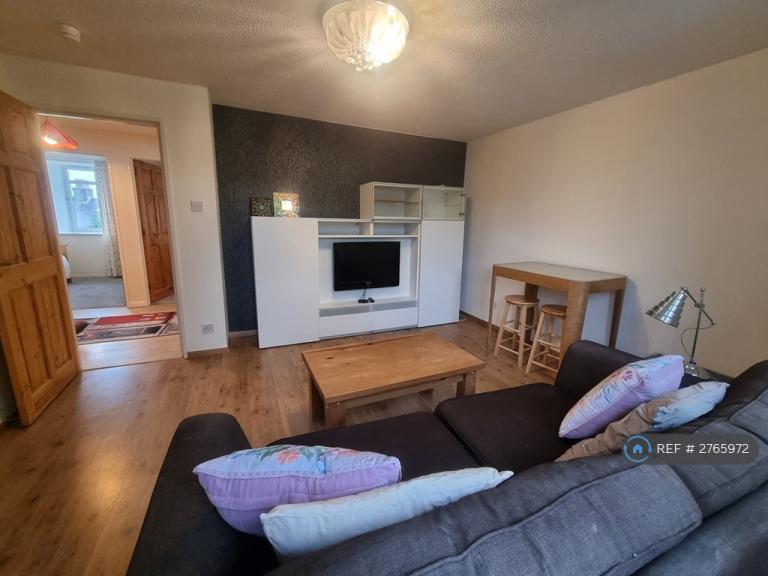 2 bedroom flat in Whitehall Place, Aberdeen, AB25 (2 bed) (#2765972)