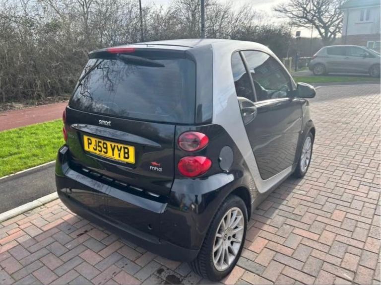 Smart car 1.0 ulez free £20tax very cheap to run