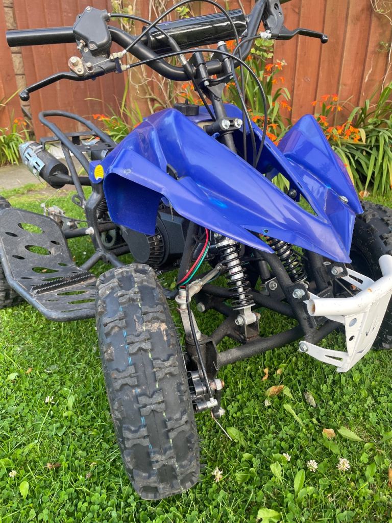 Kids 50 cc quad bike READ DESCRIPTION
